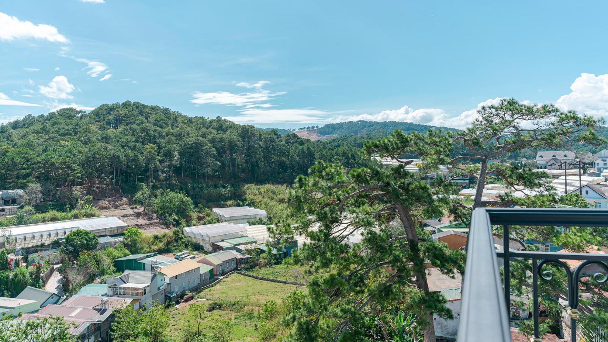 Pine View Hotel Dalat Esterno foto